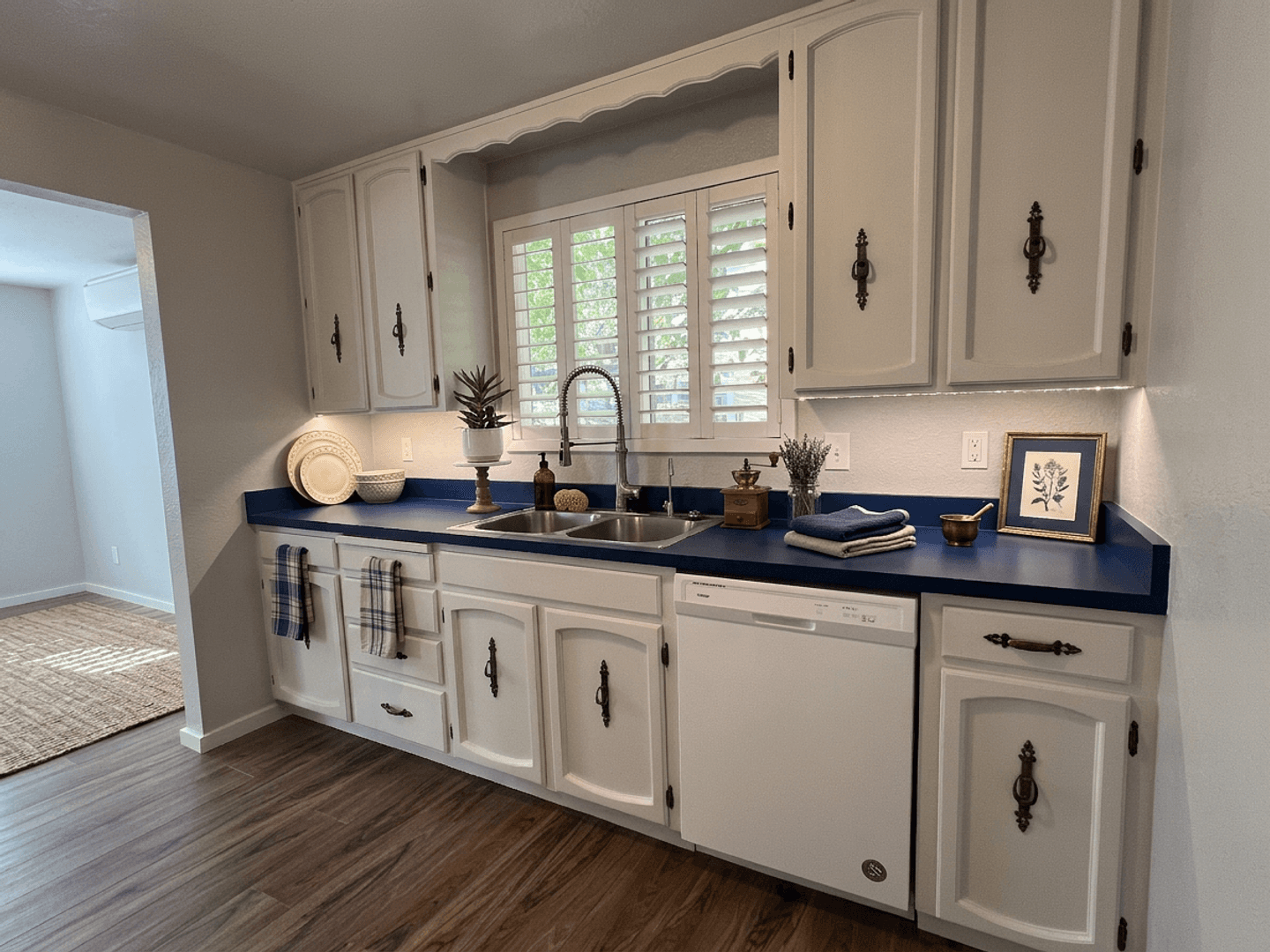 Ashland Apartment: 373 Iowa St