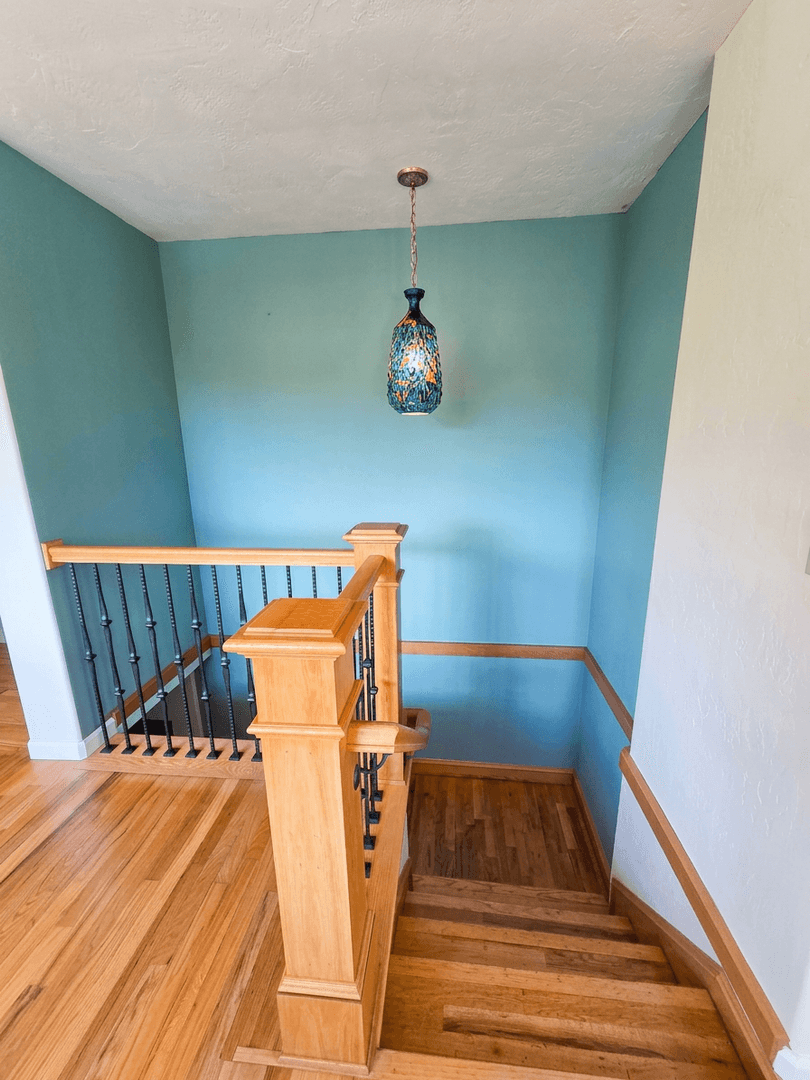 Ashland House: 495 Jennifer St