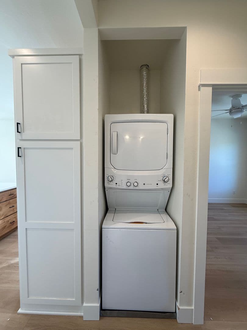 Talent Apartment: 615 Talent Ave. A