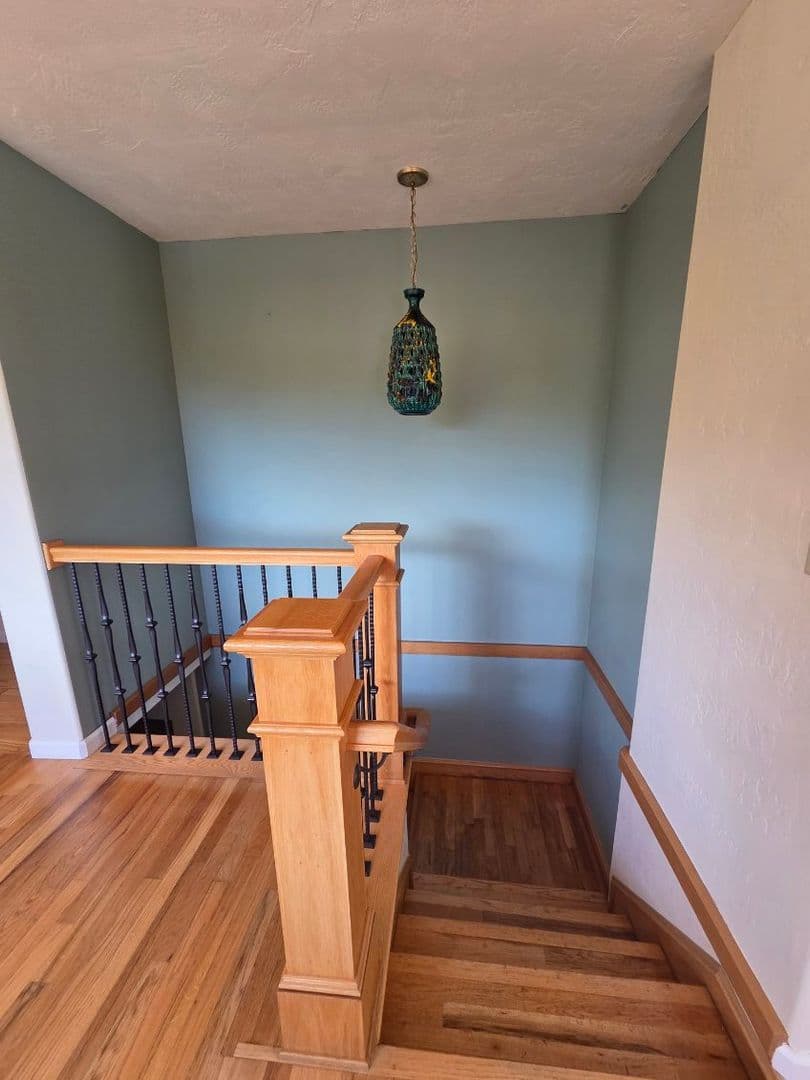 Ashland House: 495 Jennifer St