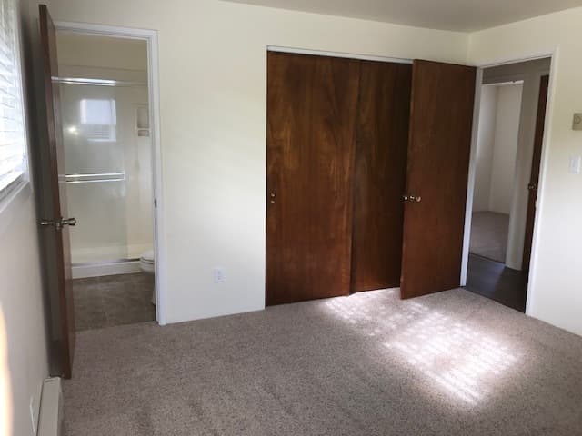 Ashland House: 212 W Nevada St