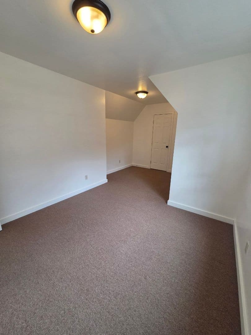 Ashland Townhome: 907 Bellview Ave