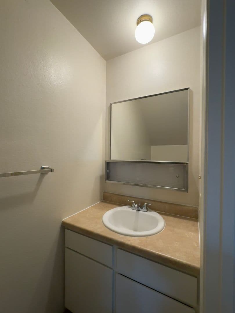 Ashland Apartment: 133 Gresham St
