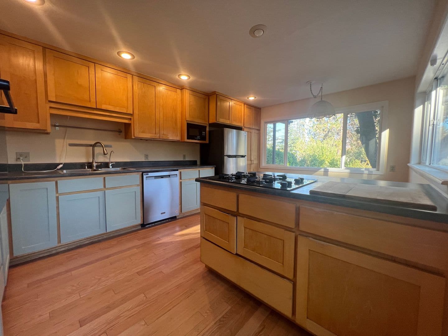 Ashland House: 840 Harmony Lane