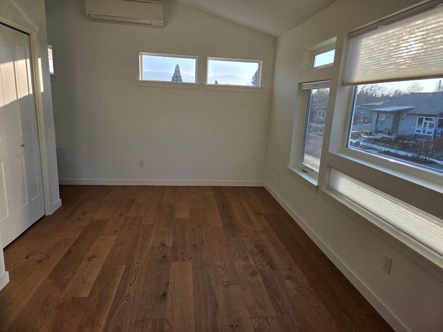 Ashland House: 1285 Hagen Way