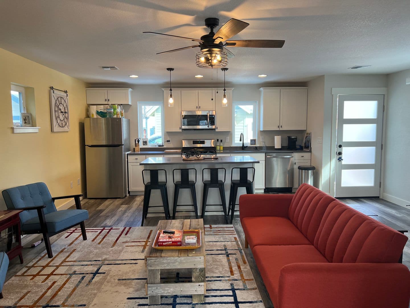 Ashland Apartment: 878 Siskiyou Blvd