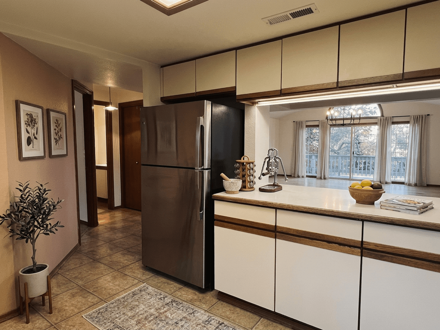 Ashland House: 250 Sheridan St
