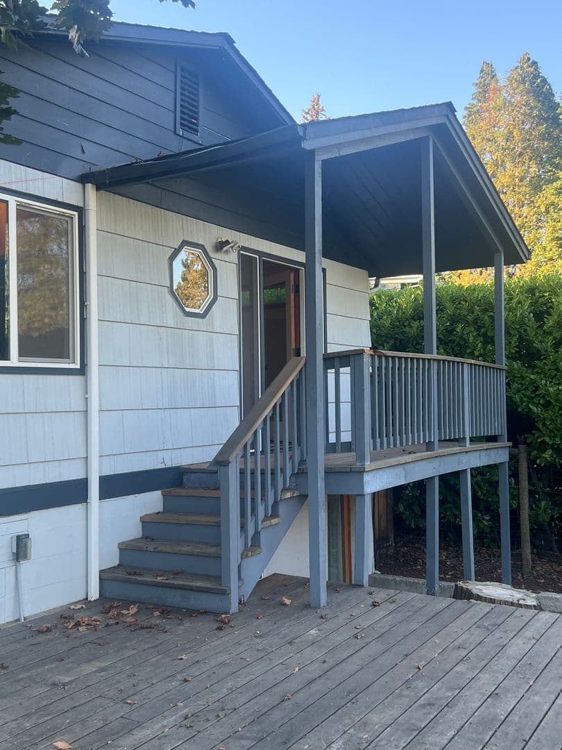 Ashland House: 840 Harmony Lane