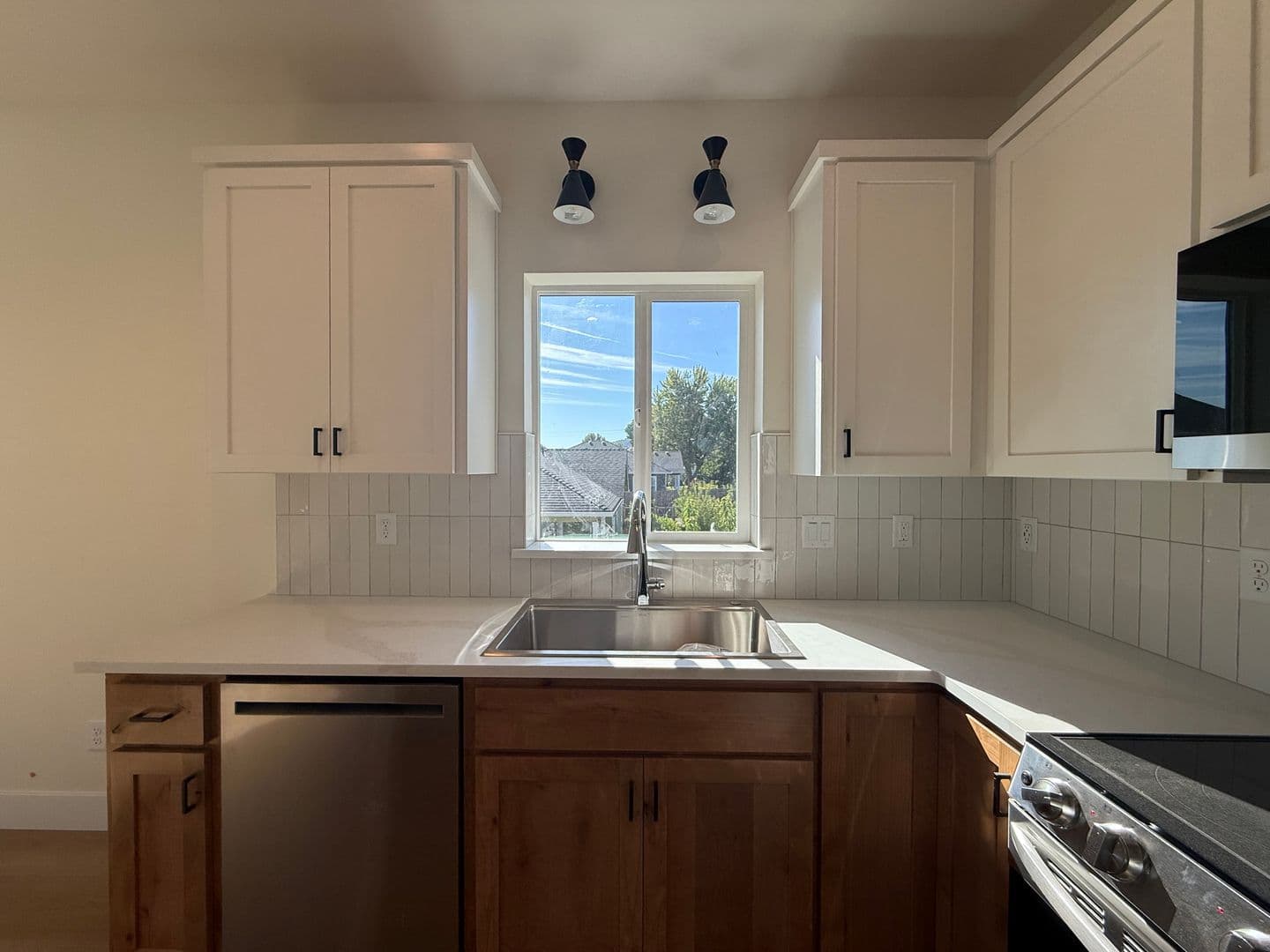 Talent Apartment: 615 Talent Ave. A