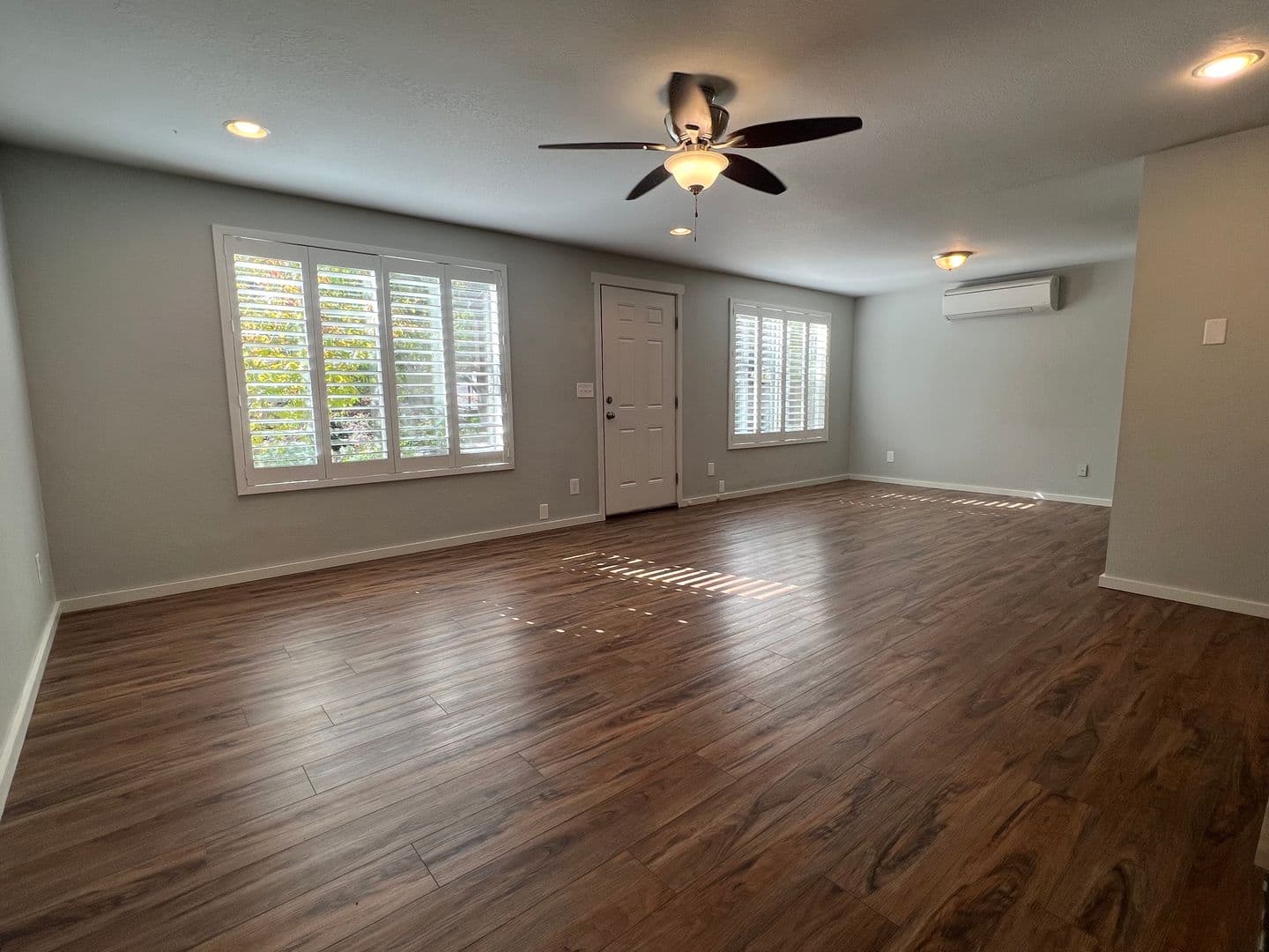 Ashland Apartment: 373 Iowa St