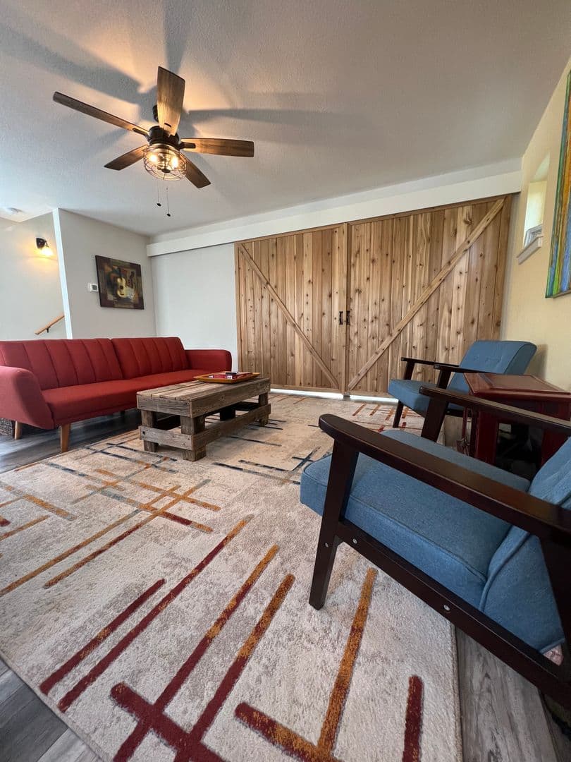 Ashland Apartment: 878 Siskiyou Blvd
