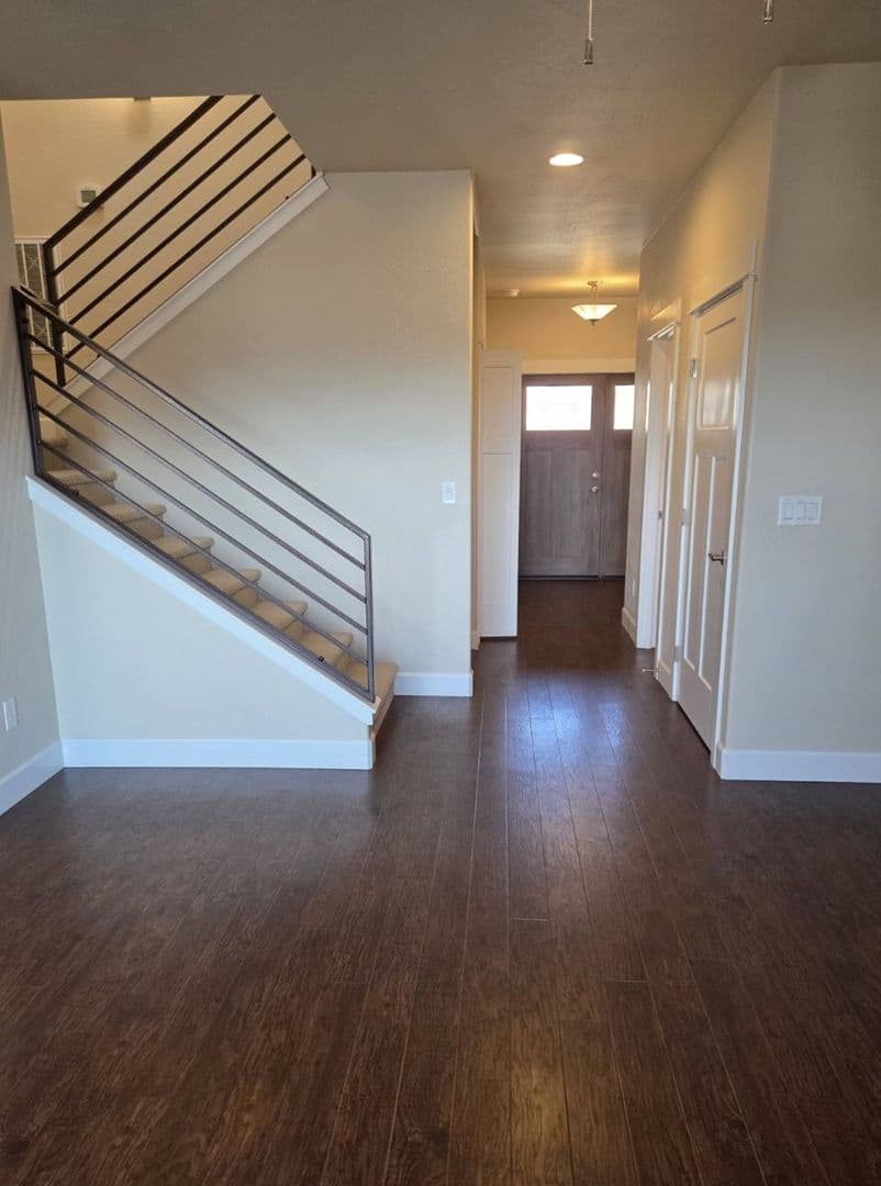 Ashland Townhome: 955 Camelot Dr