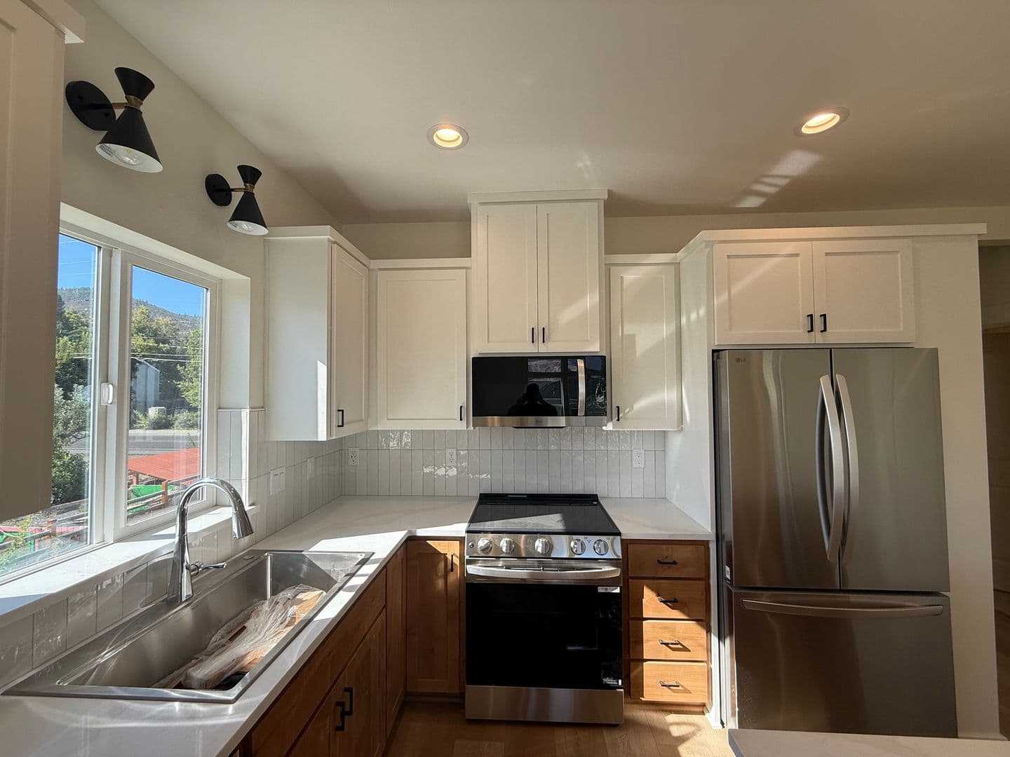 Talent Apartment: 615 Talent Ave. A