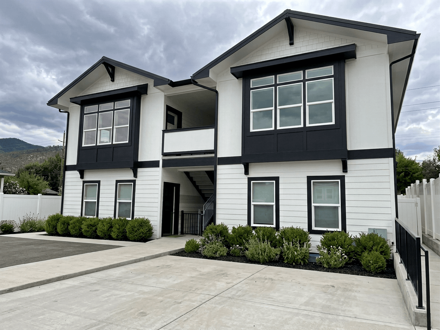 Talent Apartment: 615 Talent Ave. A