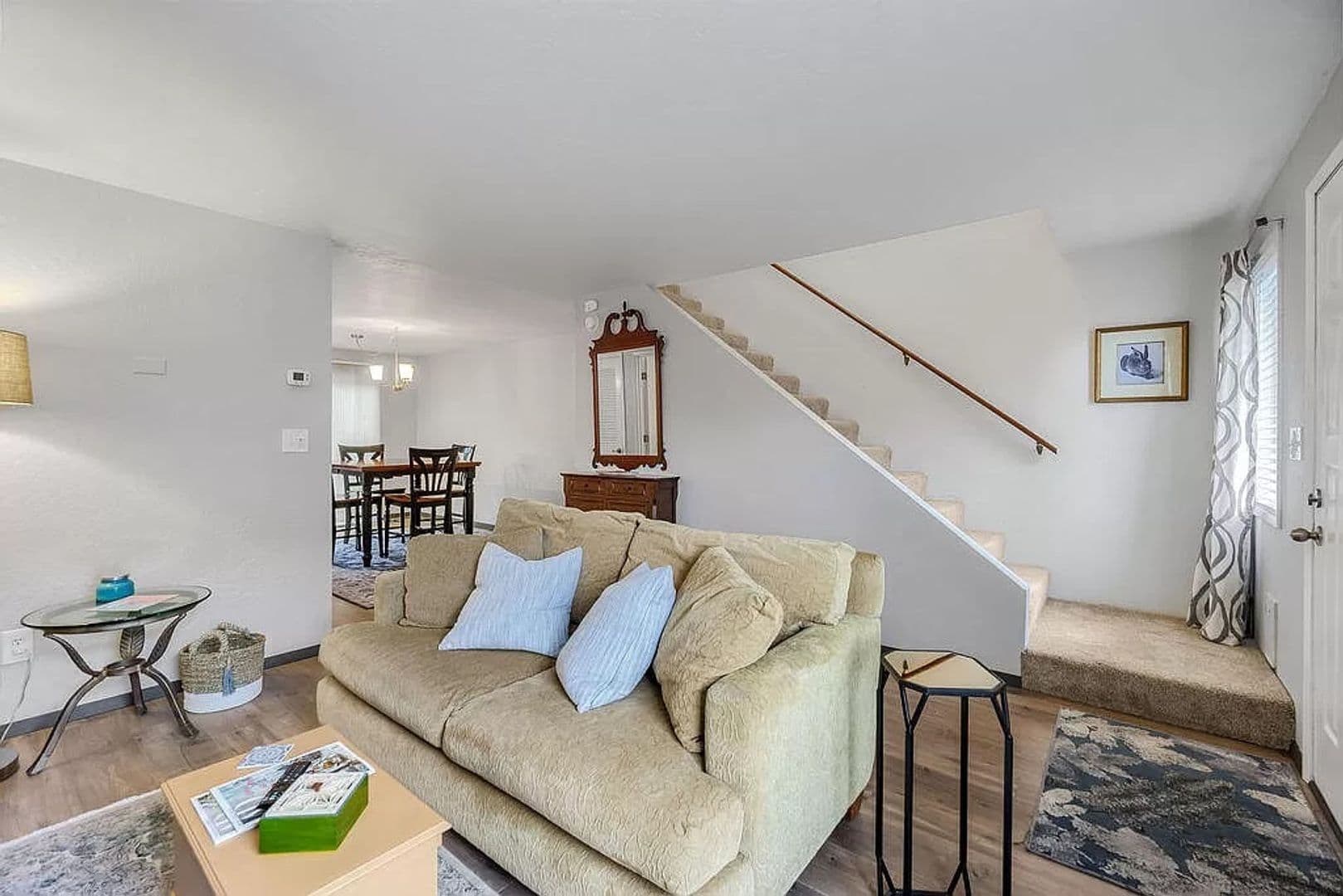 Ashland House: 163 E Hersey St