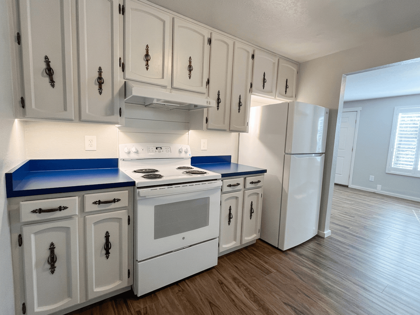 Ashland Apartment: 373 Iowa St