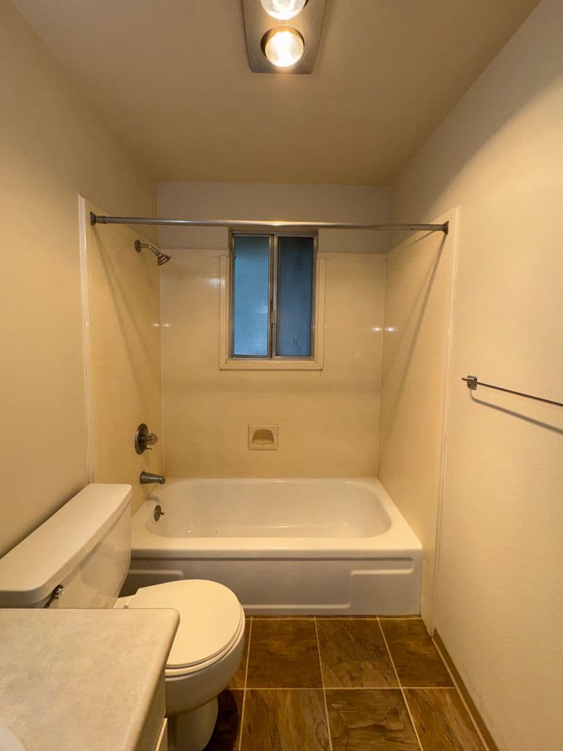 Ashland Apartment: 133 Gresham St - B