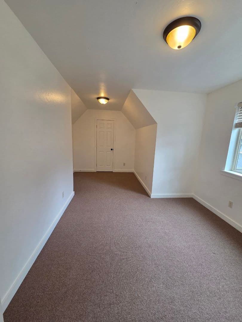 Ashland Townhome: 907 Bellview Ave