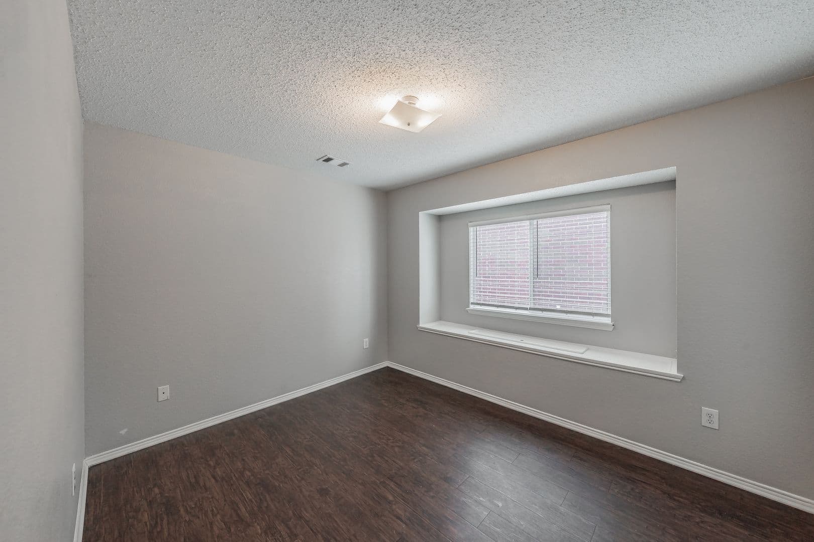 Rockwall House: 132 Brookshore Drive