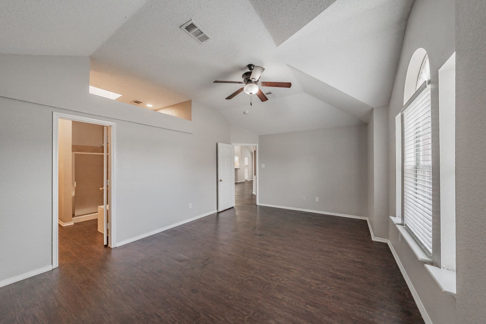 Rockwall House: 132 Brookshore Drive