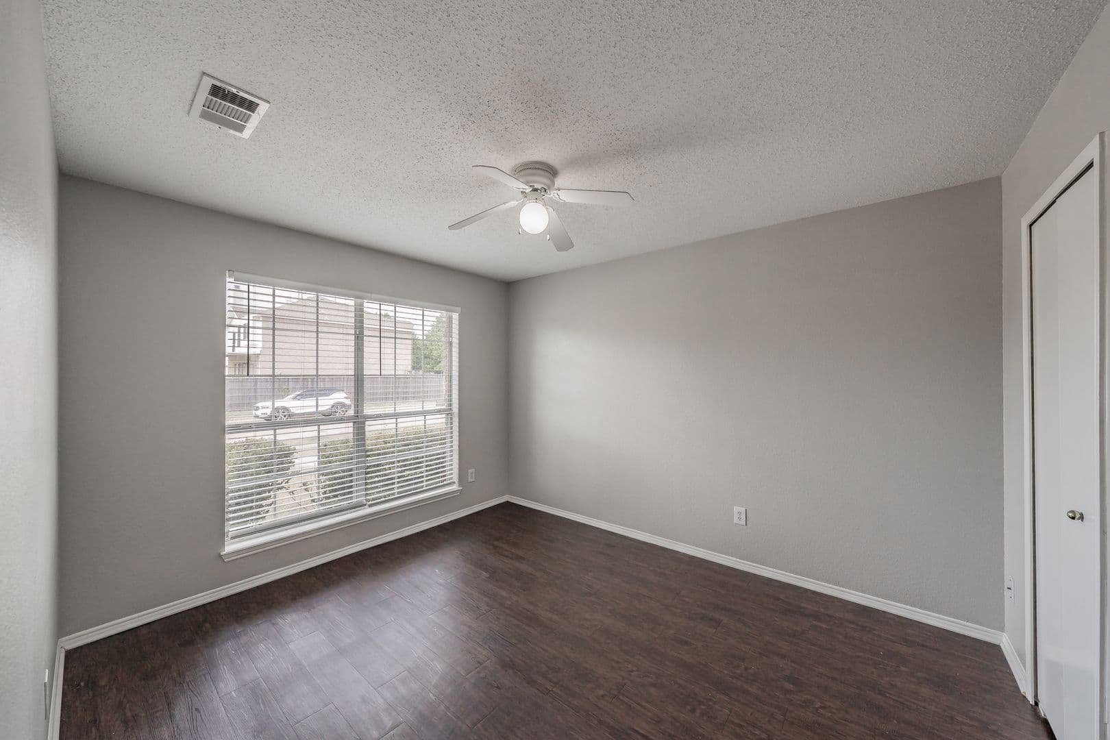 Rockwall House: 132 Brookshore Drive