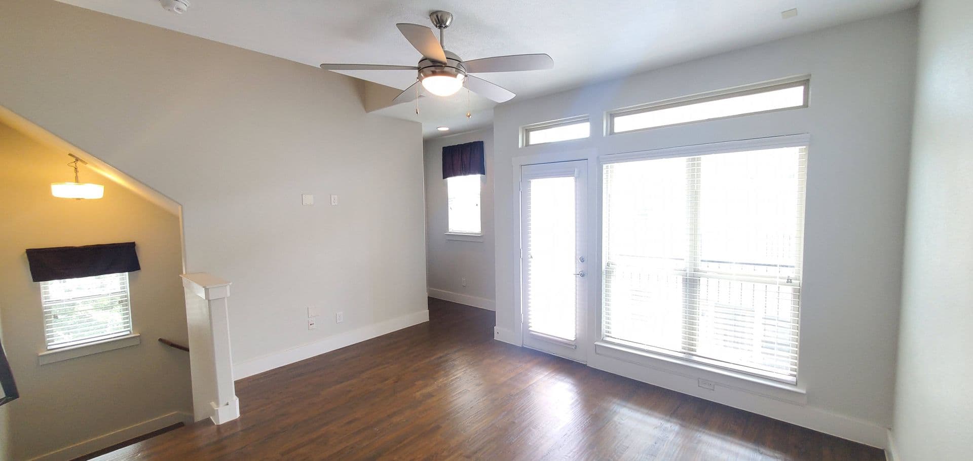 Dallas Townhome: 1303 Palm Springs Ln