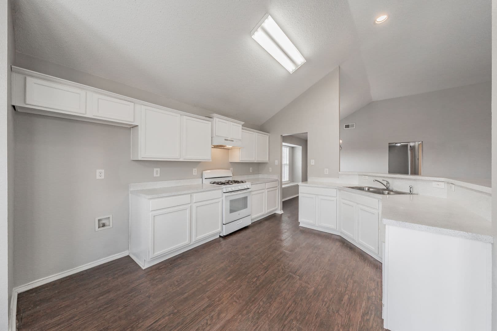 Rockwall House: 132 Brookshore Drive