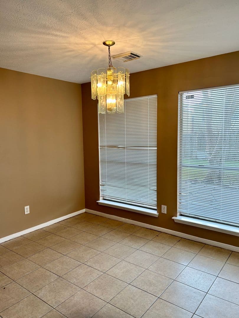 Katy House: 18315 Willow Moss Dr.