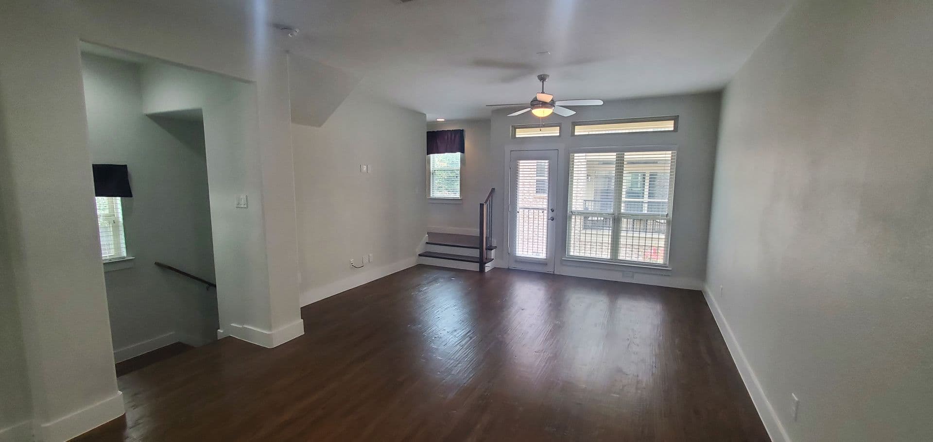 Dallas Townhome: 1303 Palm Springs Ln