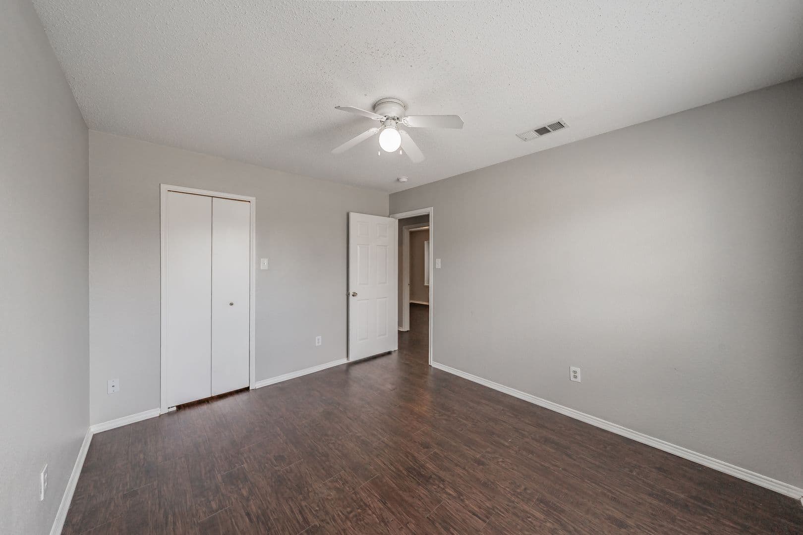Rockwall House: 132 Brookshore Drive