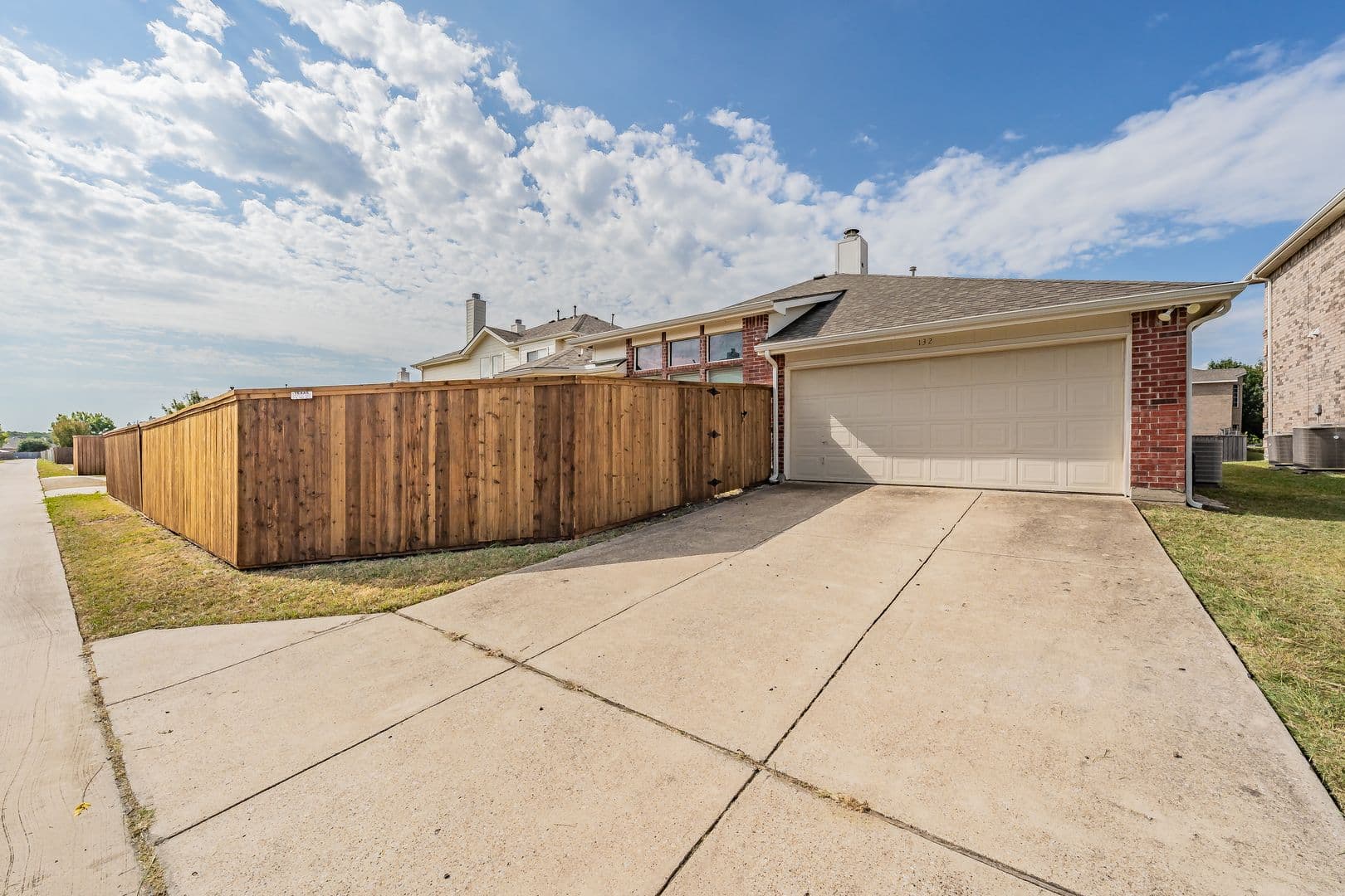 Rockwall House: 132 Brookshore Drive