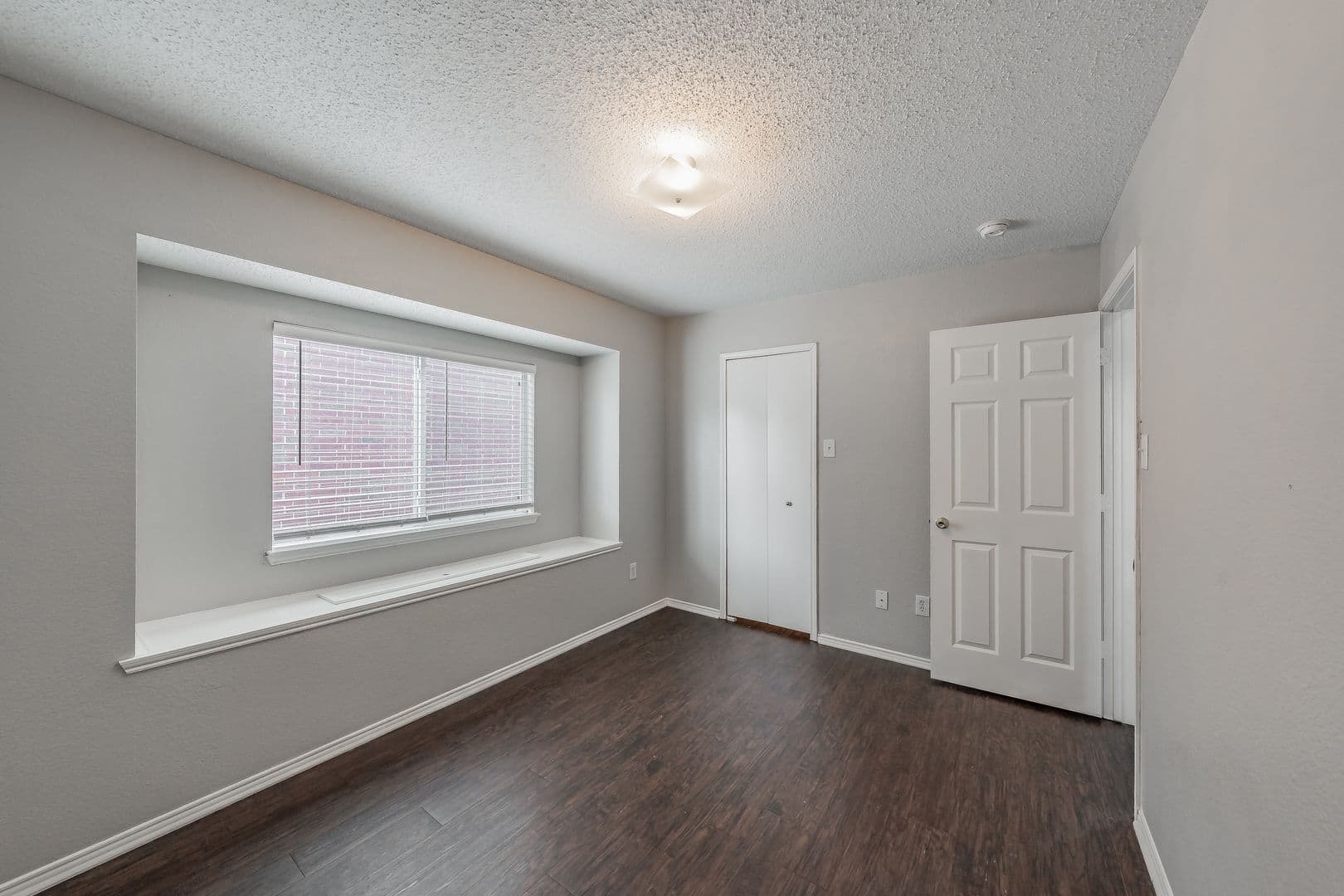 Rockwall House: 132 Brookshore Drive
