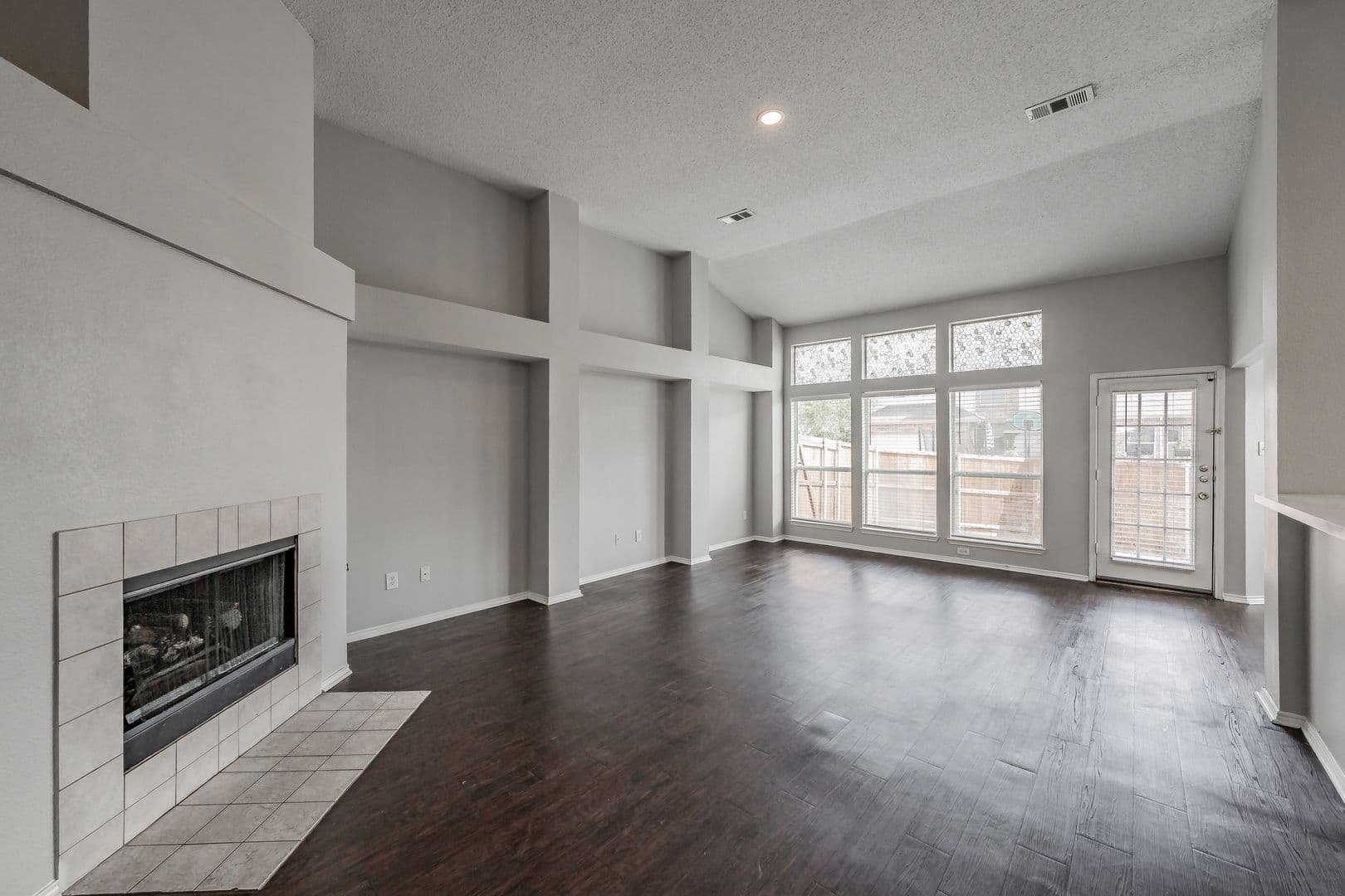 Rockwall House: 132 Brookshore Drive