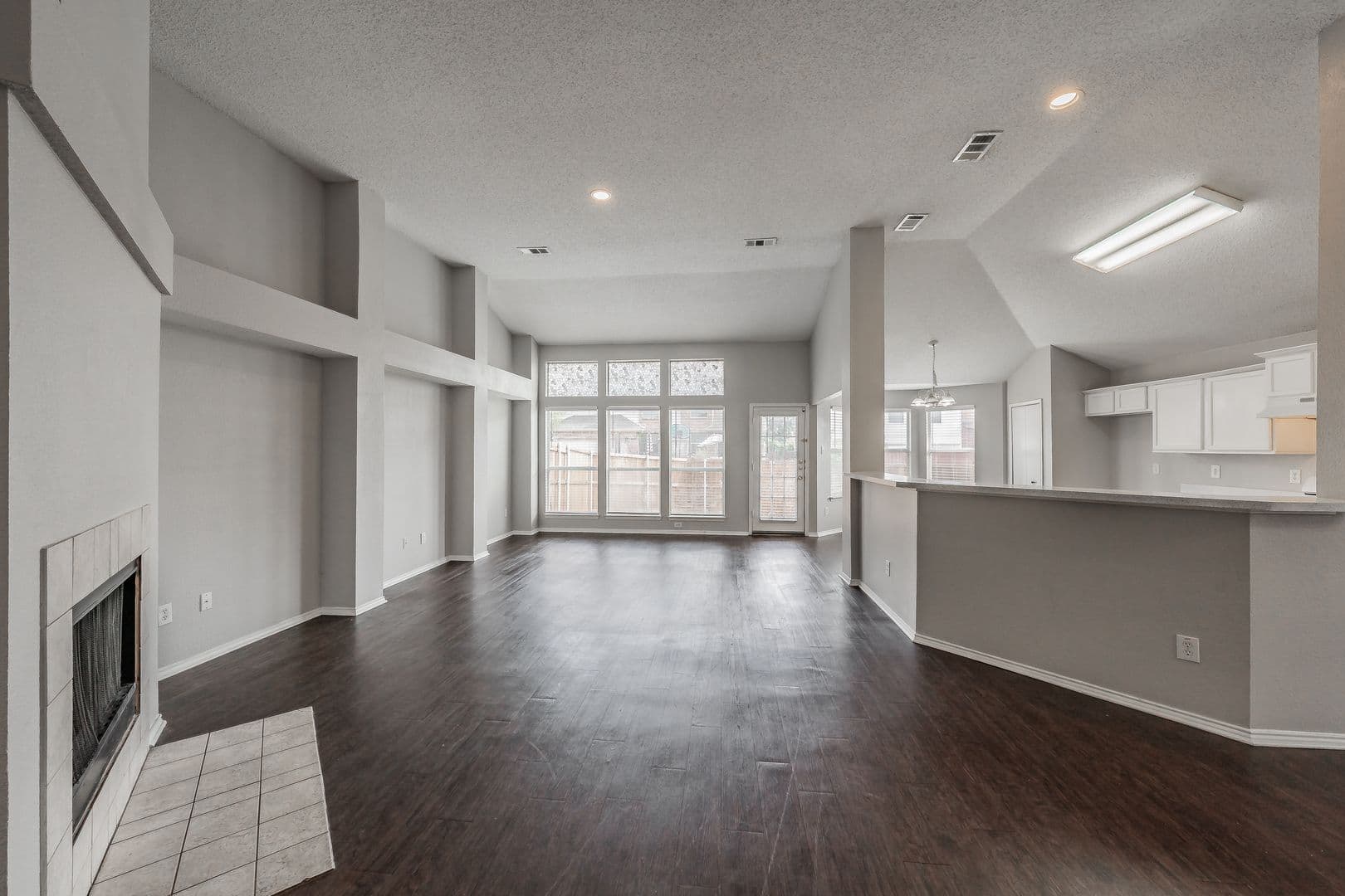 Rockwall House: 132 Brookshore Drive