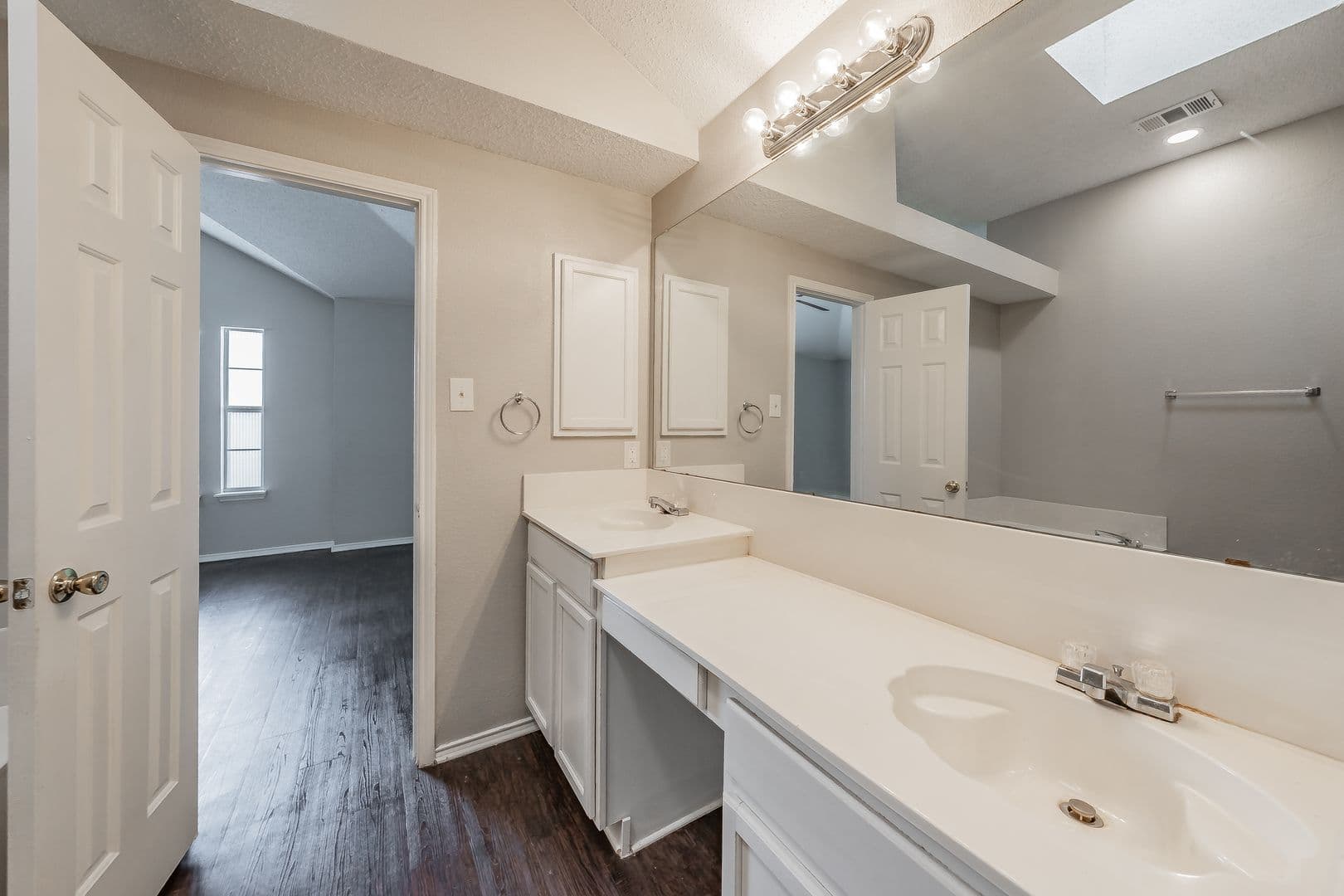 Rockwall House: 132 Brookshore Drive