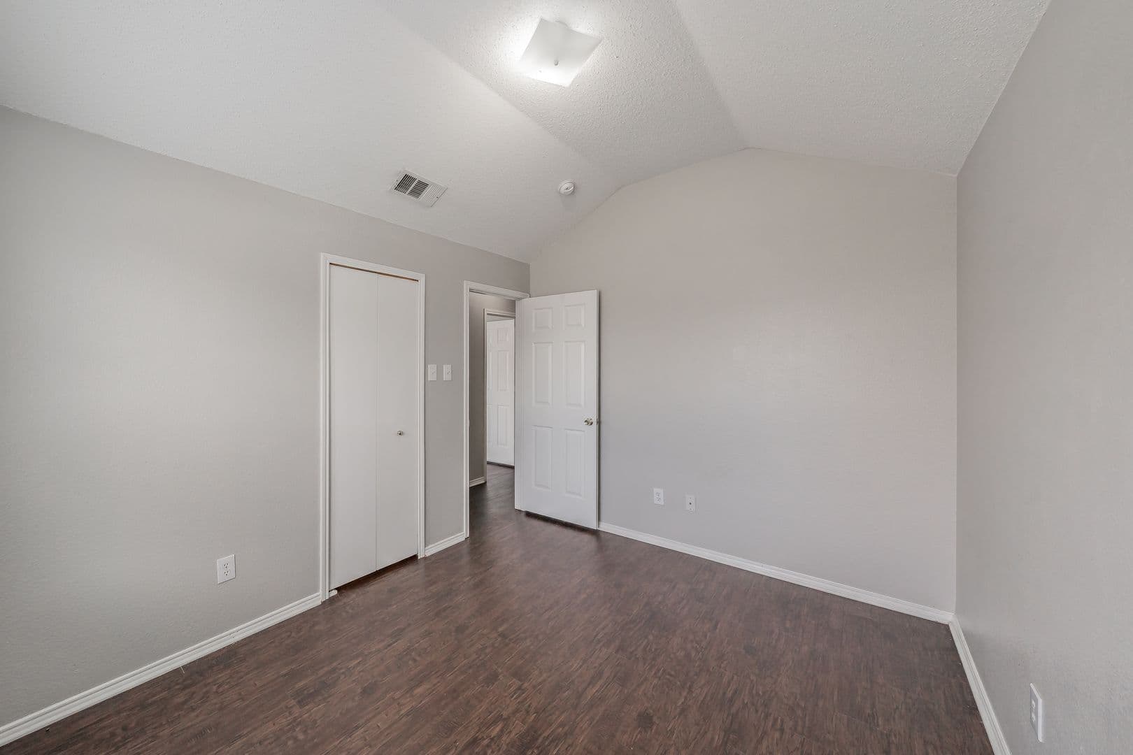 Rockwall House: 132 Brookshore Drive