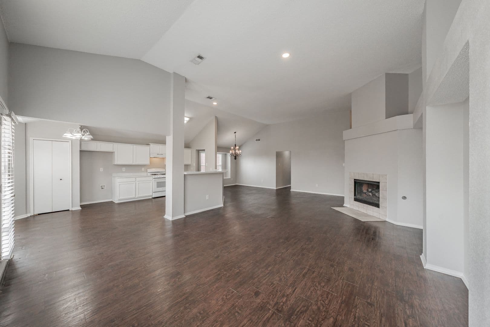 Rockwall House: 132 Brookshore Drive