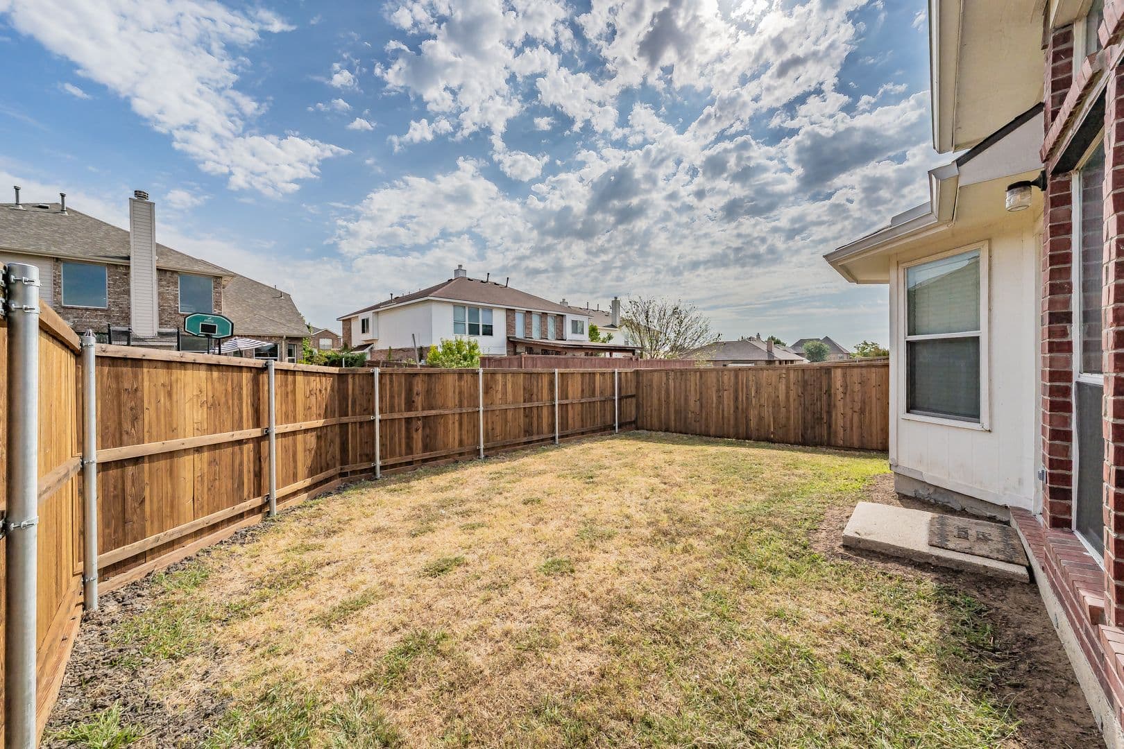 Rockwall House: 132 Brookshore Drive
