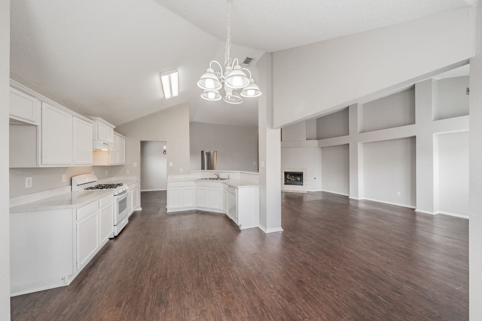 Rockwall House: 132 Brookshore Drive