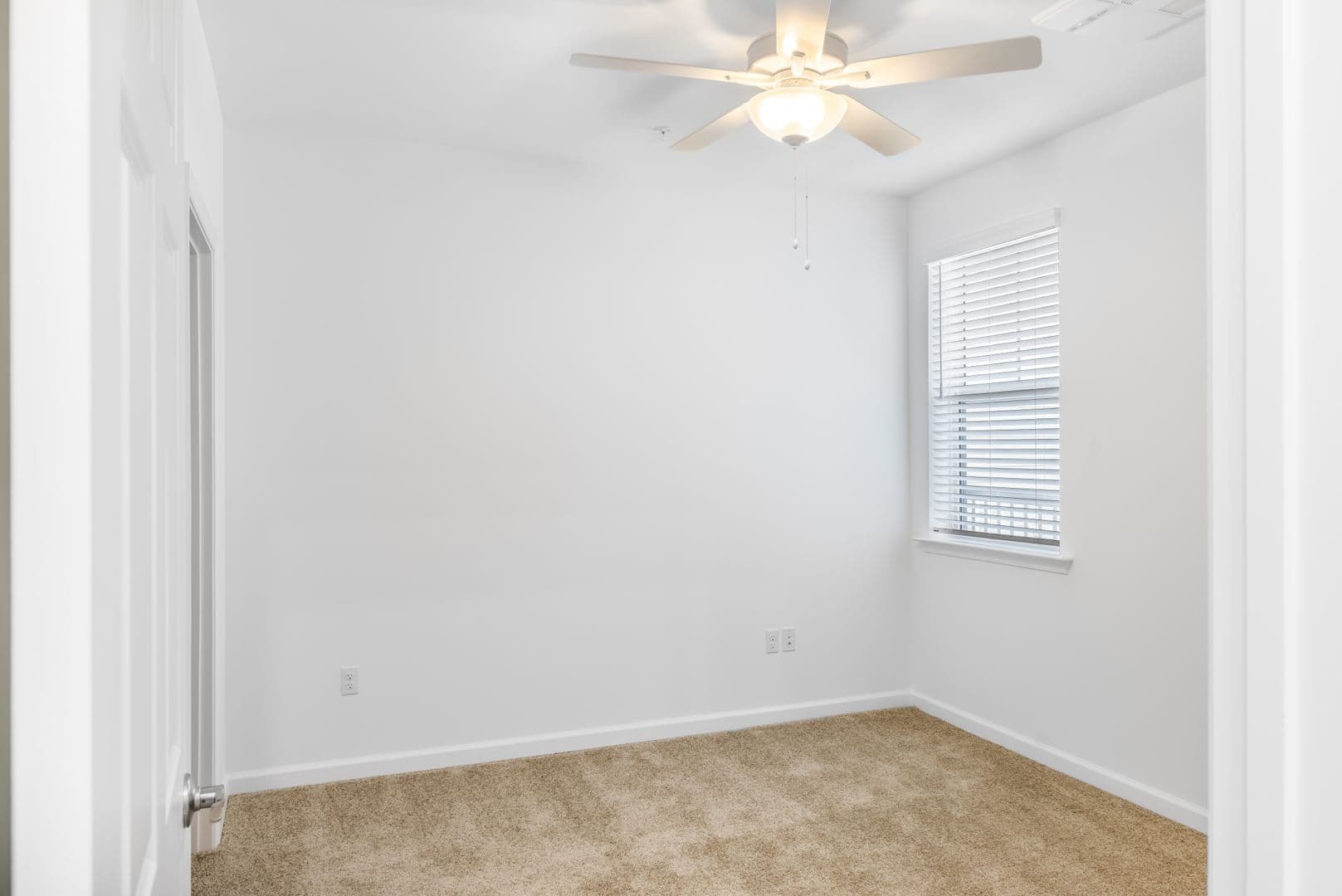 Frankford Apartment: 25100 Ashton Circle