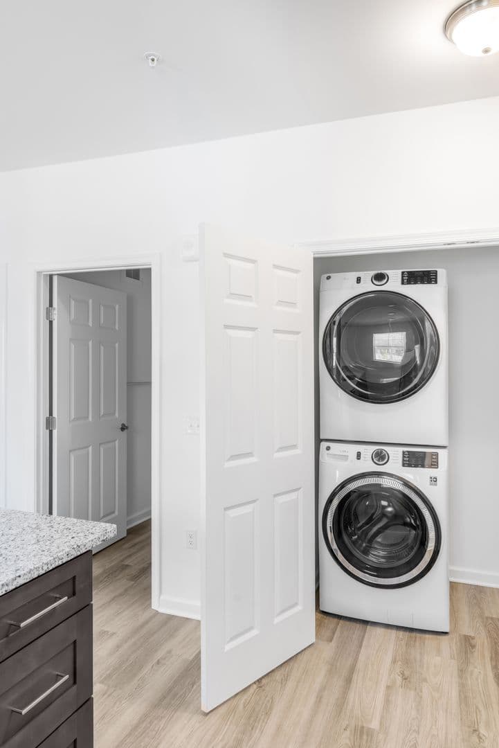 Frankford Apartment: 25100 Ashton Circle