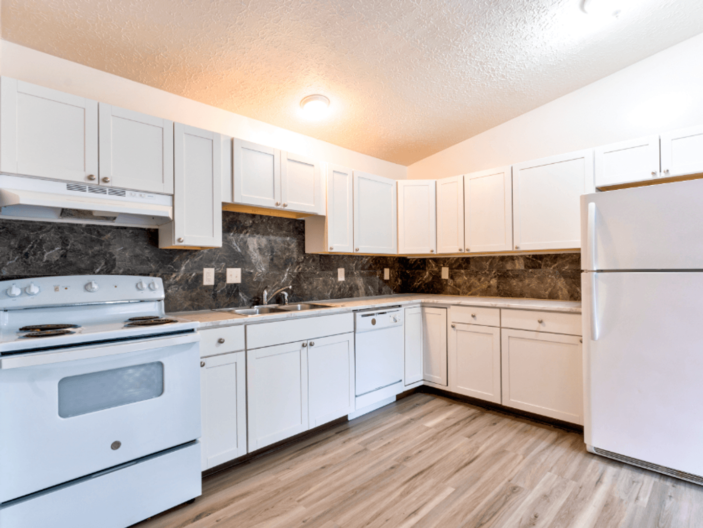 Bucyrus Apartment: Whetstone Manor