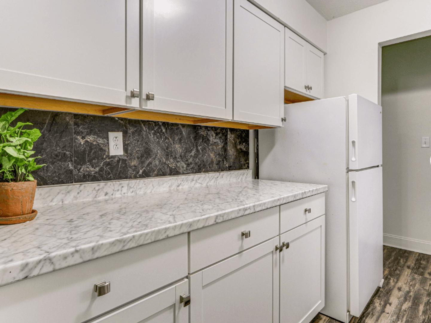 Athens Apartment: Monticello Village
