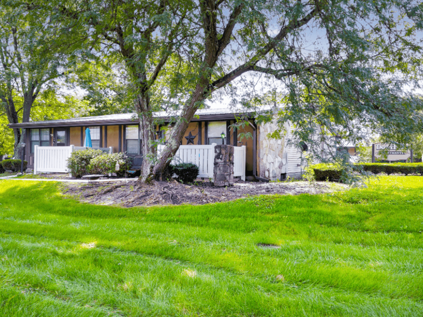 Springfield Apartment: Dover Place