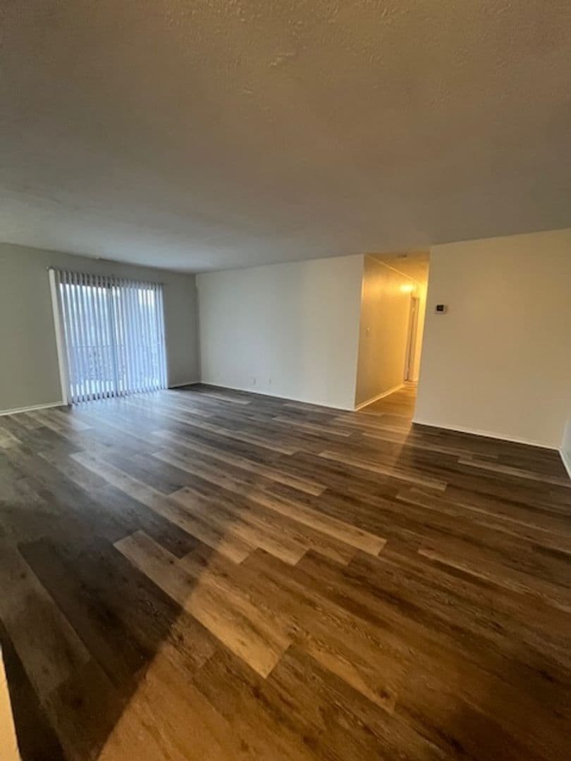 Athens Apartment: Monticello Village