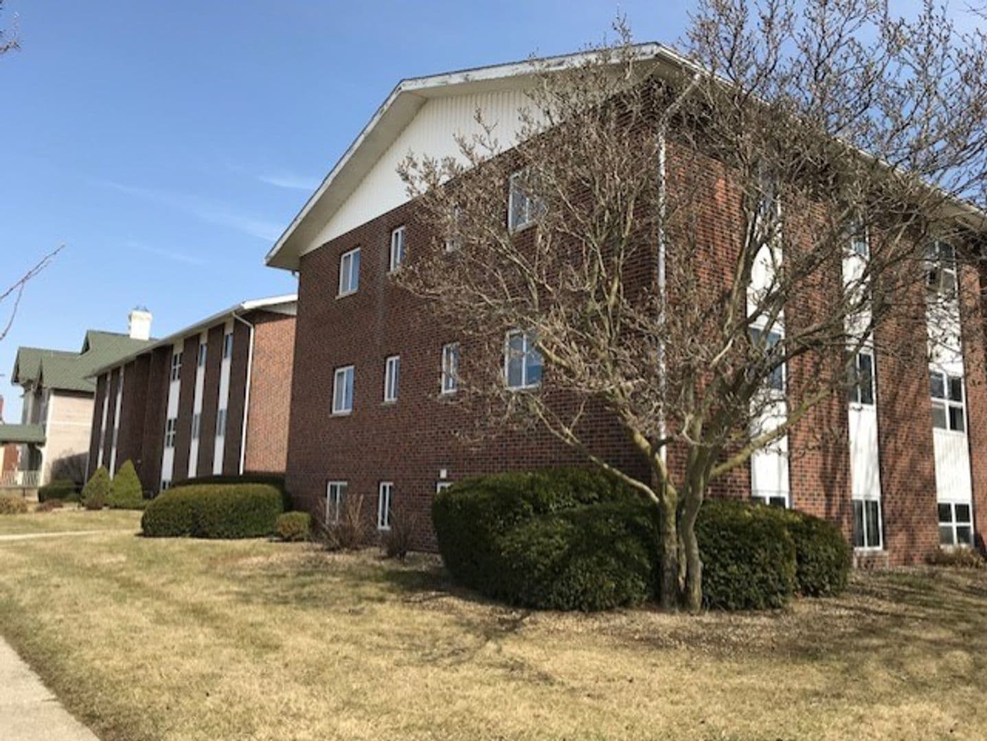 Bucyrus Apartment: Bucyrus Commons East