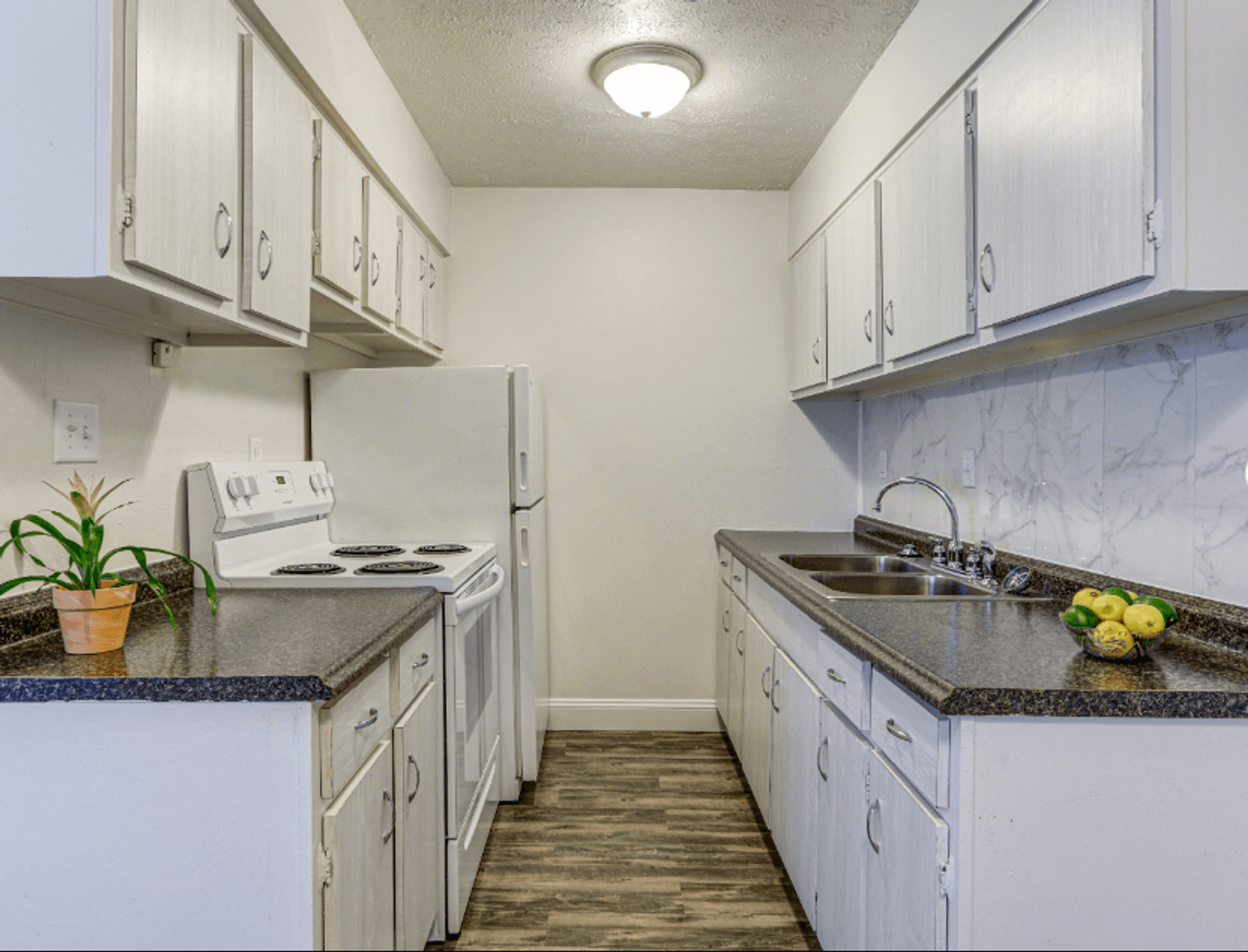 Athens Apartment: Monticello Village