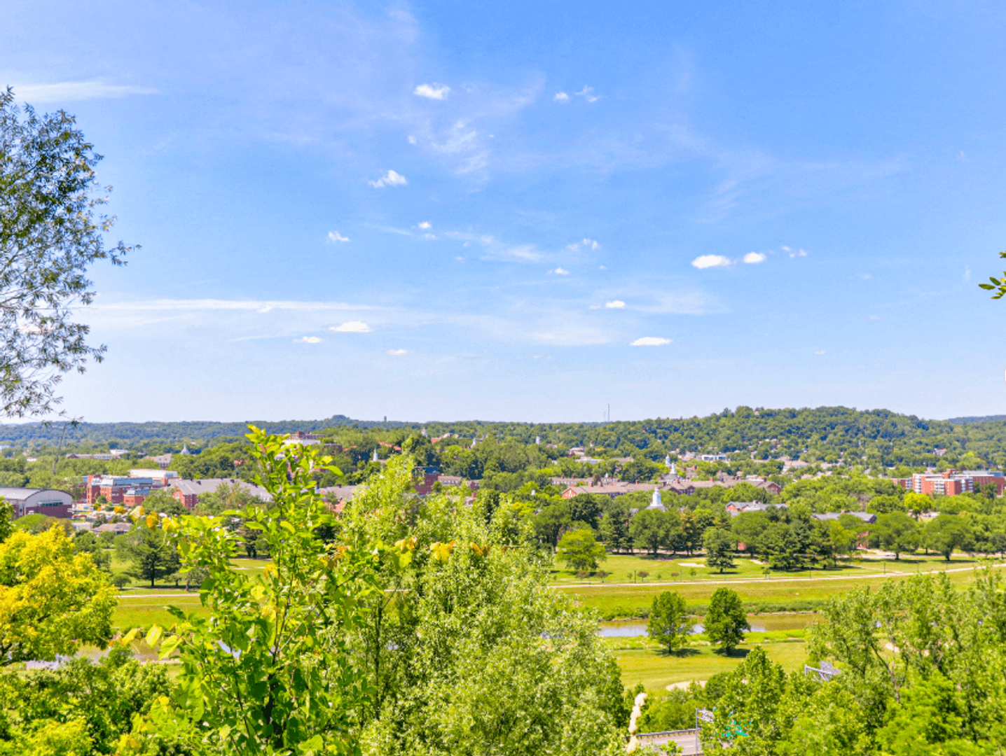 Athens Apartment: Monticello Village