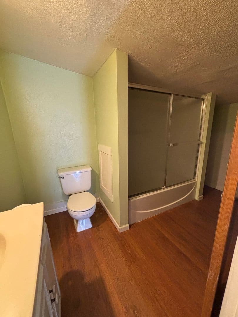 Ashland Apartment: 334/334.5 Orange