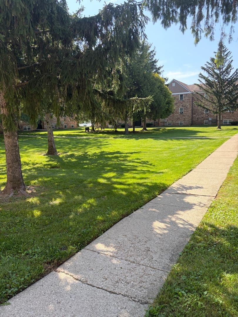 Northwood Apartment: Village at Northwood
